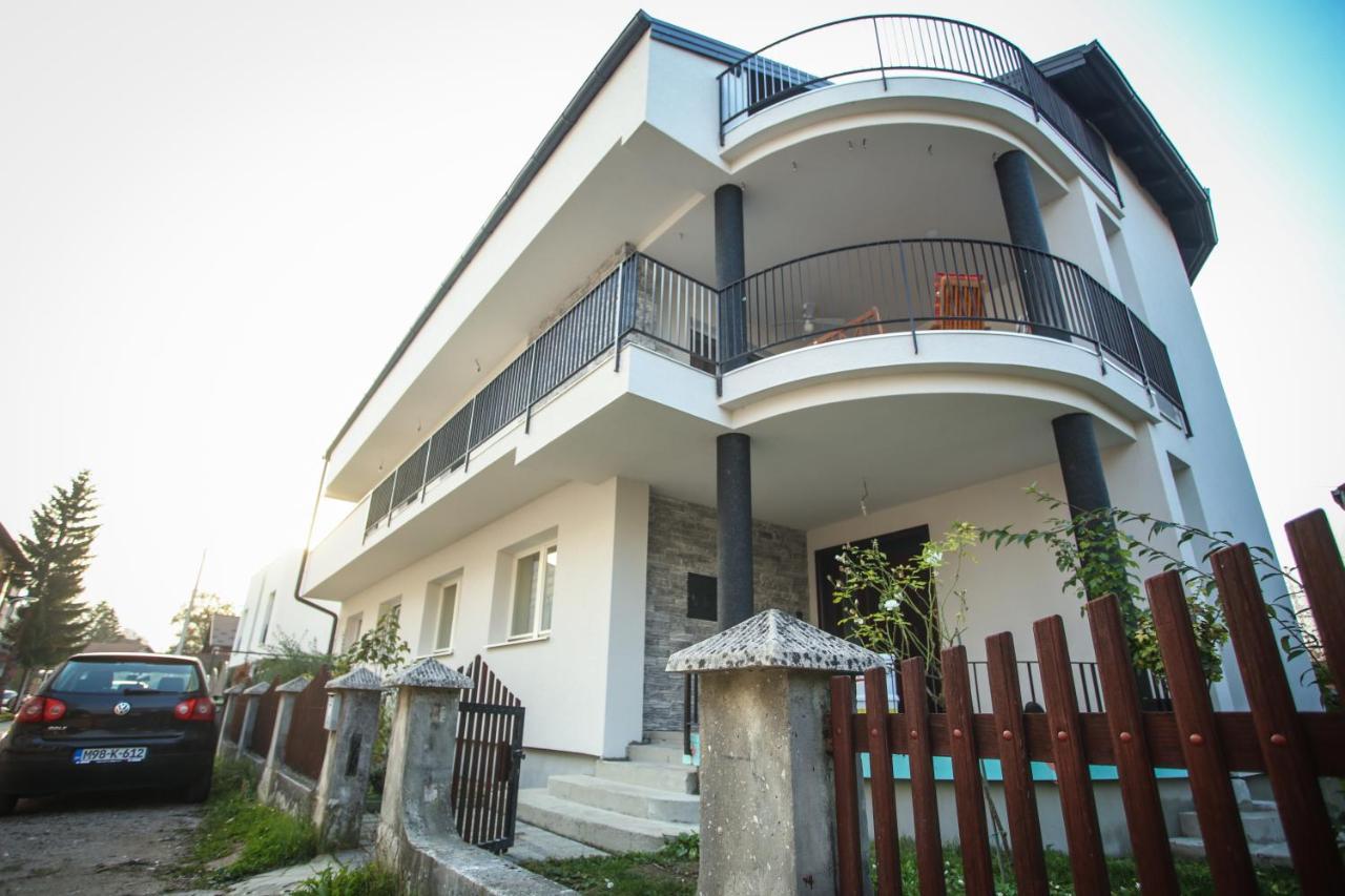 Lgp Exclusive Apartment Bihać Екстериор снимка